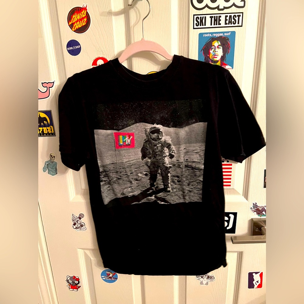 tee shirt